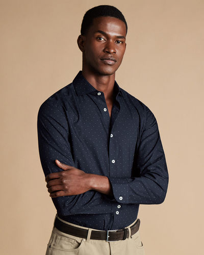 חולצה ללא צורך בגיהוץ גזרת קלאסיק Navy blue spot non-iron stretch print classic fit shirt