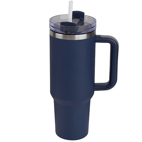 ספל טרמי על שולחן במשרד