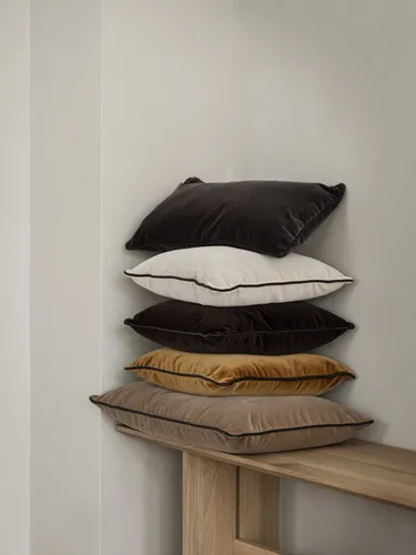 כרית מילוי נוצות 30X50 פחם VELVET Cushion Magnet