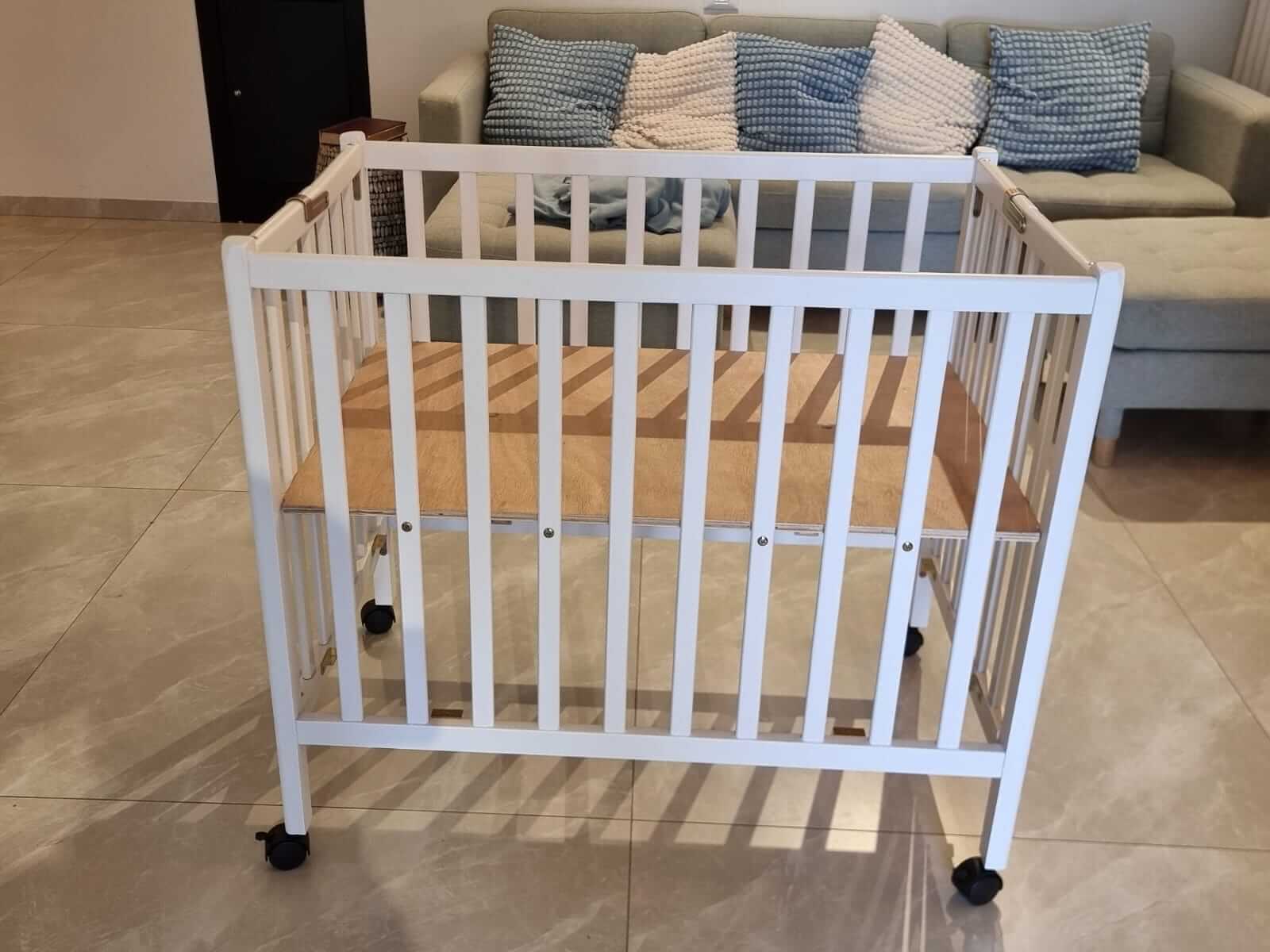 עריסה מתקפלת לתינוק שהופכת ללול, פתיחה מהירה ללא הרכבה - לבן