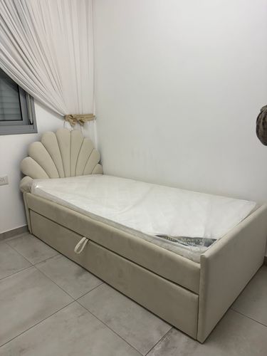 מיטת חבר רוז אופוויט