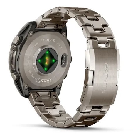 שעון חכם Garmin Fenix 8 AMOLED 47mm טיטניום עם רצועת טיטניום
