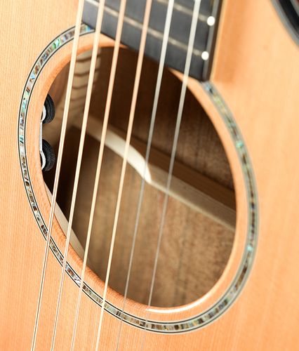 זוית נוספת Breedlove Solo Concert CE Red Cedar – Ovangkol