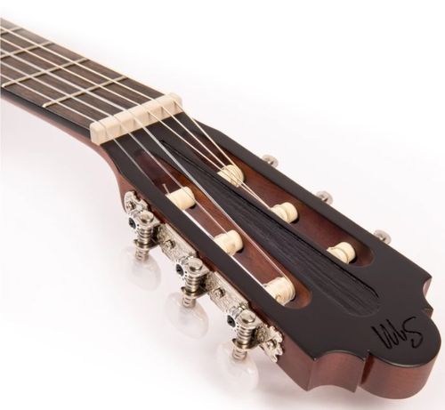 זוית נוספת Santos Martinez Estudio Classic Guitar