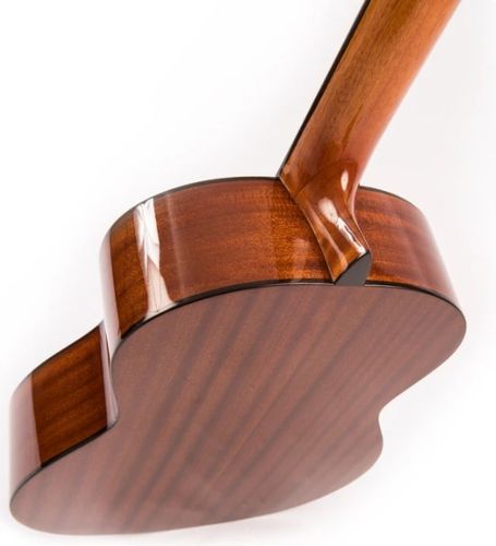 זוית נוספת Santos Martinez Preludio Classic Guitar - Natural High Gloss