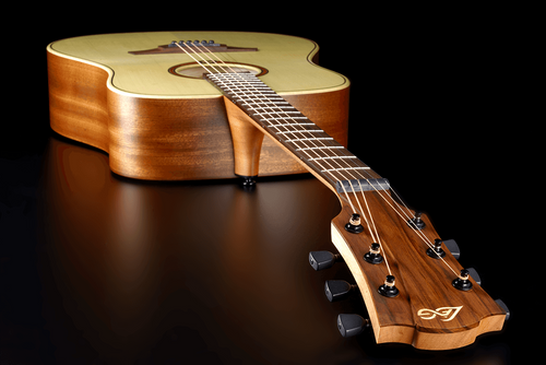 זוית נוספת Lag Guitars TRAMONTANE 70 TL70D LEFTY DREADNOUGHT
