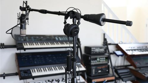 זוית נוספת Ultimate Support MC-125 Mic Boom Stand