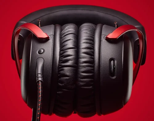 אוזניות גיימינג חוטיות HyperX Cloud III USB 7.1 - אדום