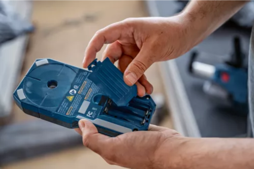 גלאי מתכות וחשמל דיגיטלי GMS 120-27 תוצרת BOSCH
