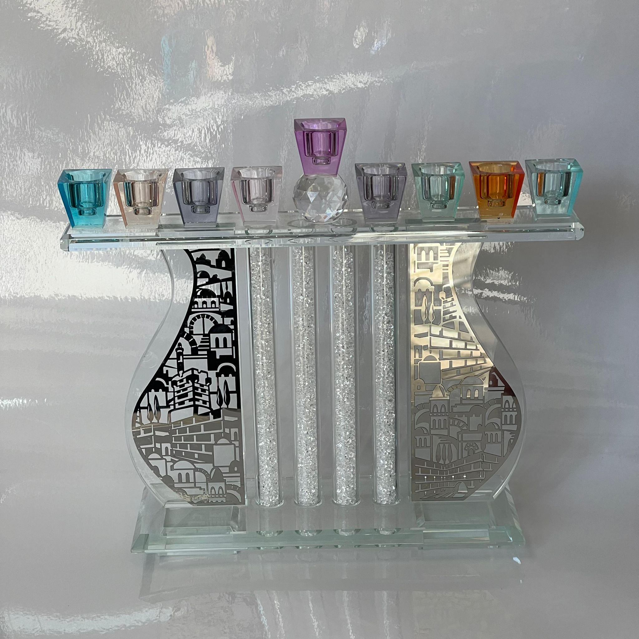 חנוכיה דגם נבל ציבעוני