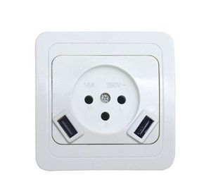 שקע ישראלי 16A לקופסא 55 עם חיבור USB 2.4A