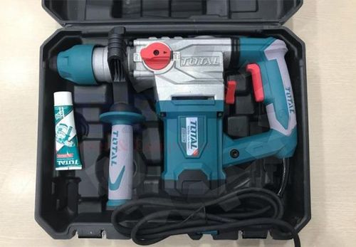 פטישון חציבה גוף מתכת TOTAL 1500W