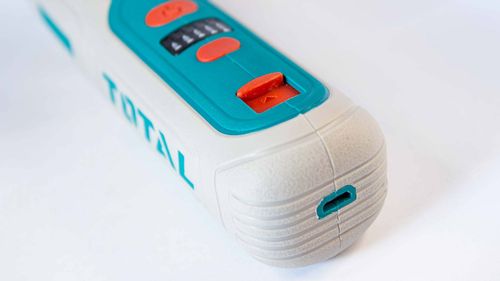 מברגת עט נטענת 4V + ביטים TOTAL