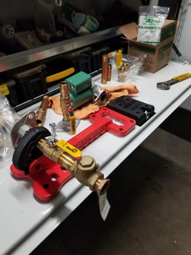 מלחצי צינור ניידים 2״ מאלומניום PIPE VISE