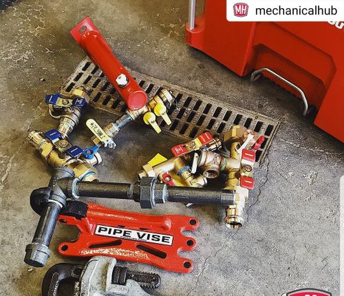 מלחצי צינור ניידים 1.5״ PIPE VISE BIGFOOT