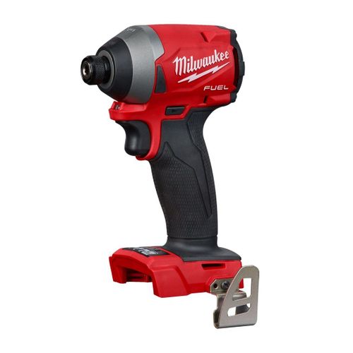 סט כלי עבודה נטענים דבלין מילווקי 4 כלי עבודה 3 סוללות ומטען