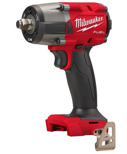 סט 7 כלי עבודה נטענים עם מטען סוללות ותיקים MILWAUKEE FUEL M18 18V