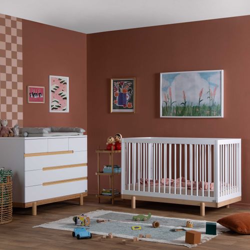 מיטת תינוק דגם רוז 4 ב 1 הופכת גם למיטת מעבר - אגוז