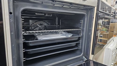 תנור בנוי דגם AQUACLEAN ZOHXF1X1A