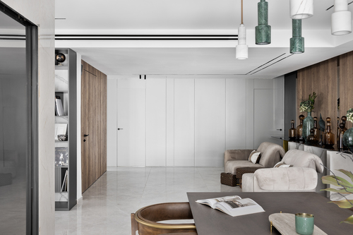 S House 7