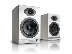 רמקולים מוגברים Audioengine HD5 בגימור עץ לבן