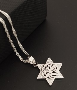 שרשרת לגבר עשוי כסף אמיתי 925 דגם RE90 מגן דוד שמע ישראל