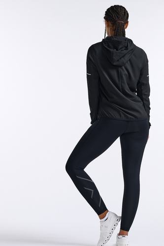 מעיל ריצה נשים Aero Jacket BLK/SRF בצבע שחור לאימונים וריצה