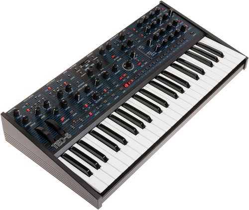 Oberheim Sequential TEO-5 Synthesizer זווית נוספת 