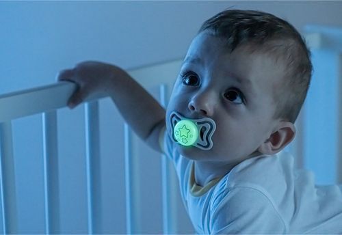 זוג מוצצי סיליקון 6-16 חודשים פיזיו פורמה לייט זוהר בחושך - (מגוון)
