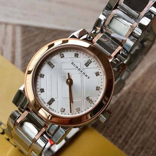 BURBERRY BU9214 נשים עדין מאוד מנגנון שווצרי