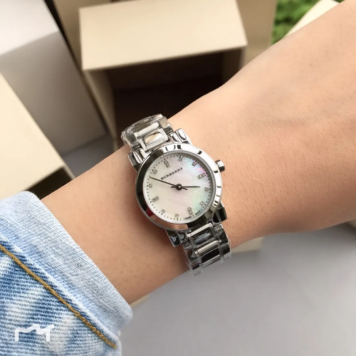 BURBERRY BU9224 נשים עדין מאוד מנגנון שווצרי