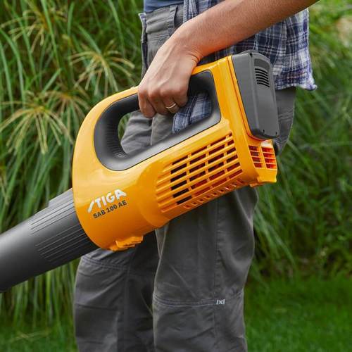 מפוח עלים נטען BL 100e + סוללה 2 אמפר ומטען סטיגה 