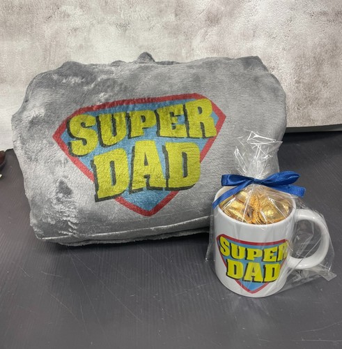 מתנה לאבא - כירבולית קפוצ'ון וספל עם שוקולדים SUPER DAD