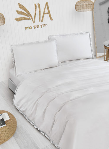 מצעים למיטת יחיד 100% כותנה - 90/200 עם פייפינג תחרה.