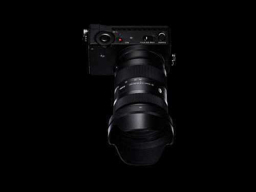 עדשת SIGMA 28-70mm F/2.8 DG DN