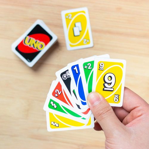 משחק 'UNO' הקטן בעולם