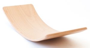 קשת איזון מונטסורית לוח איזון מעץ לילדים לשיפור יכולות מוטוריות