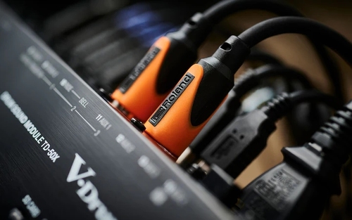 זוית נוספת Roland RMIDI-B15 Midi Cable