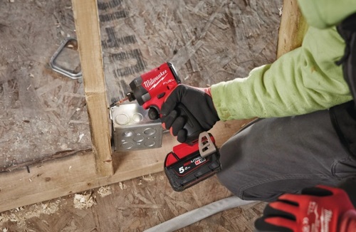 מברגת אימפקט Milwaukee M18 FID3 FUEL עם מומנט 226Nm, 4 מצבי עבודה ותאורת LED משולשת