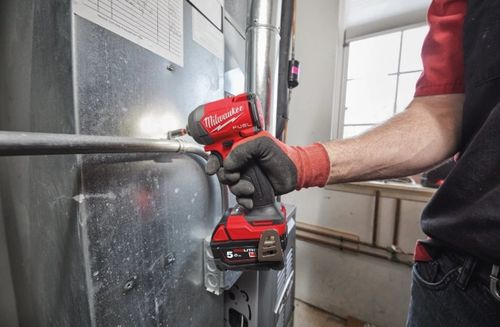 מברגת אימפקט Milwaukee M18 FID3 FUEL עם מומנט 226Nm, 4 מצבי עבודה ותאורת LED משולשת