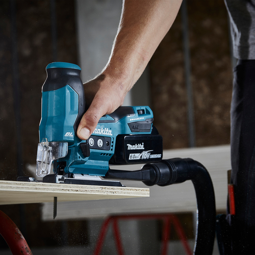 מסור אנכי נטען Makita DJV185 מקצועי עם מנוע brushless, 3 מצבי פנדל, מהירות משתנה ומערכת החלפת להב מהירה