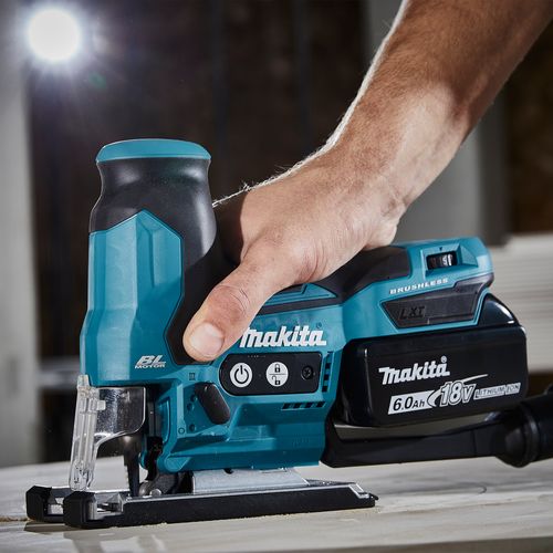 מסור אנכי נטען Makita DJV185 מקצועי עם מנוע brushless, 3 מצבי פנדל, מהירות משתנה ומערכת החלפת להב מהירה