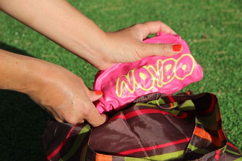 אסלה ניידת מתנפחת לשימוש מחוץ לבית + 20 שקיות חד פעמיות - ורוד