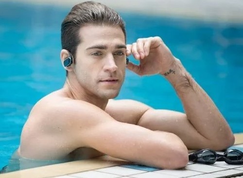 גן שחיה אלחוטי Blue Voice Swim MP3 Player