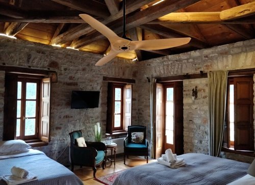  מאוורר תקרה עץ בהיר 