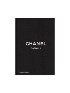 ספר אופנה שאנל Chanel Catwalk