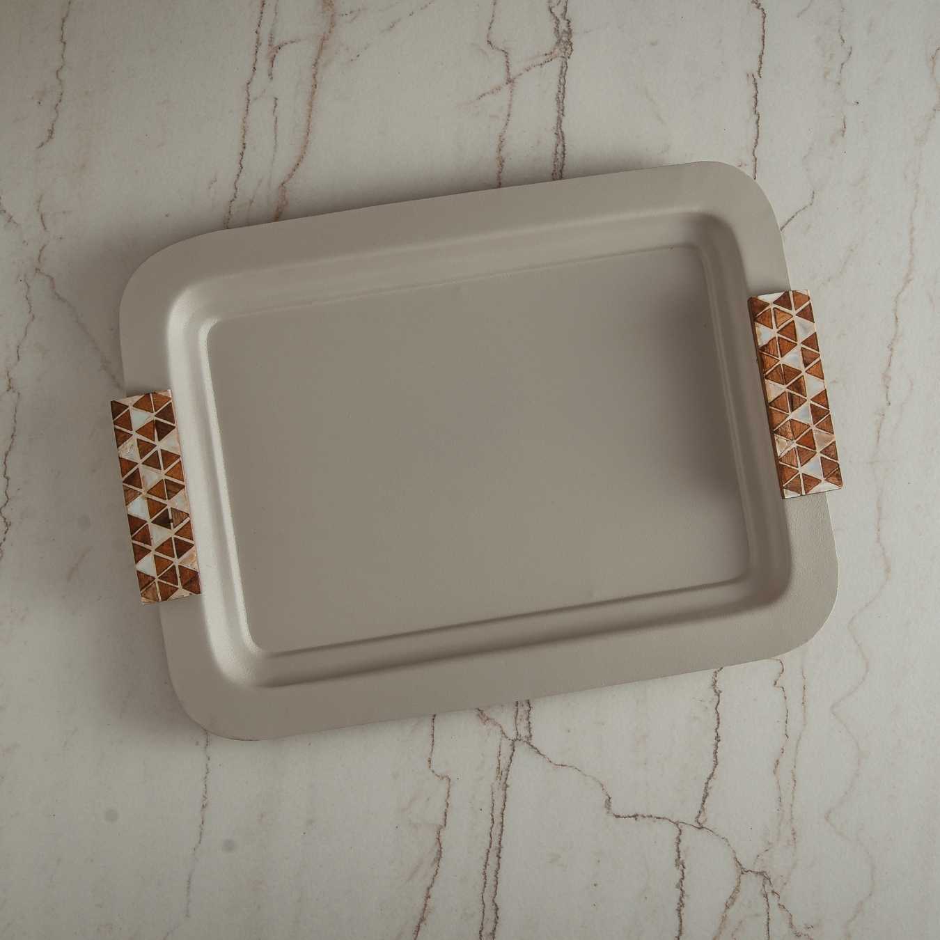 מגש מלבני מתכת עם ידיות עץ אפור - Y.C.029804 40*29 cm