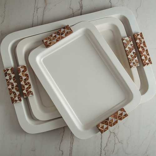 מגש מלבני מתכת עם ידיות עץ לבן - Y.C.029835 43*32 cm