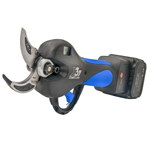 מזמרה חשמלית נטענת היכולה לגזום ענפים עד 37 מ