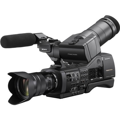 Sony NEX-EA50M NXCAM with 18-105mm f/4 Servo Zoom G Lens